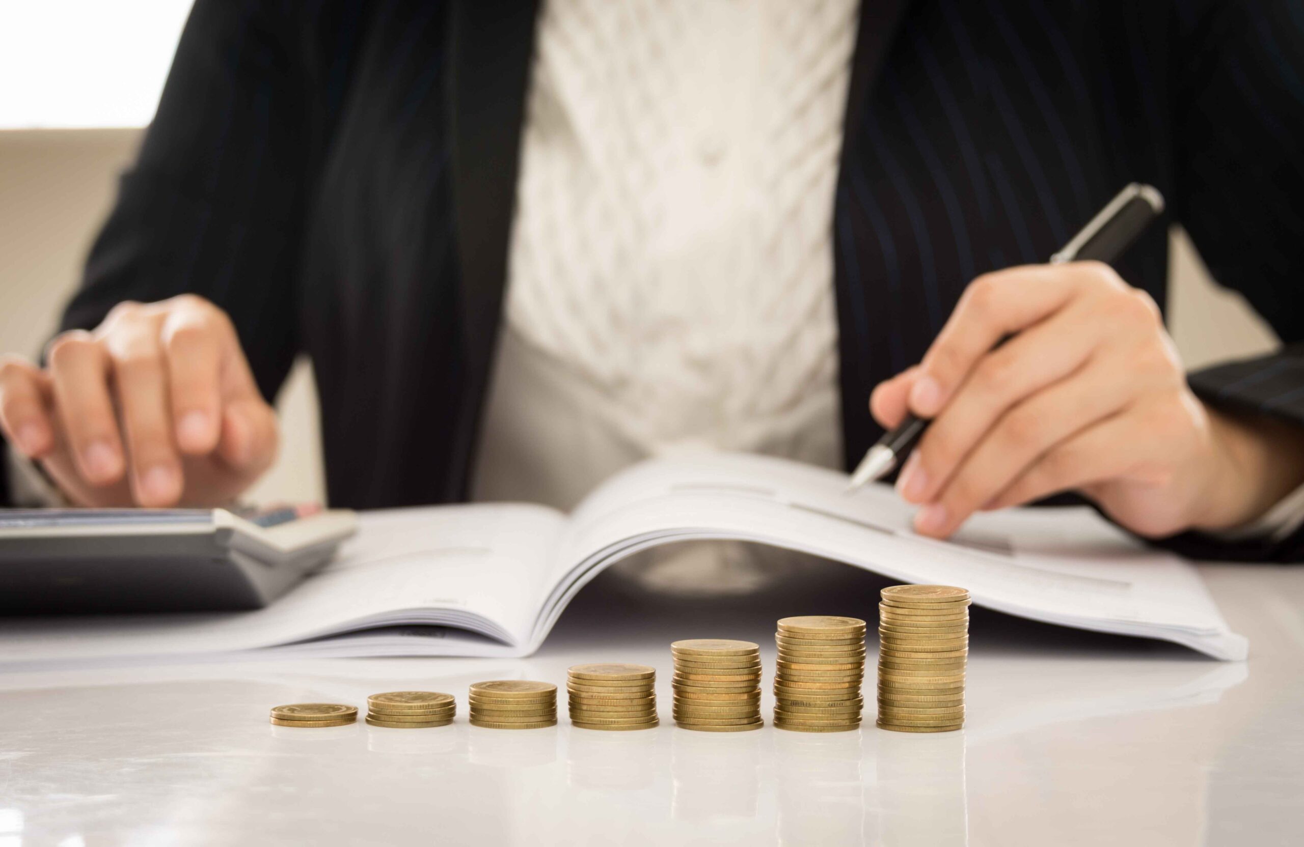 Understanding the Differences Between Economic and Non Economic Damages Car Accident Law Firm scaled